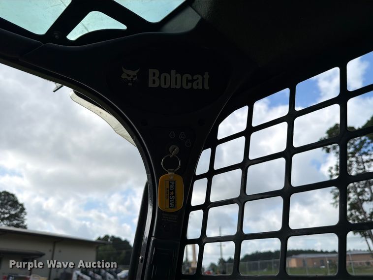 image for item FB8239 2019 Bobcat T450 tracked skid steer loader