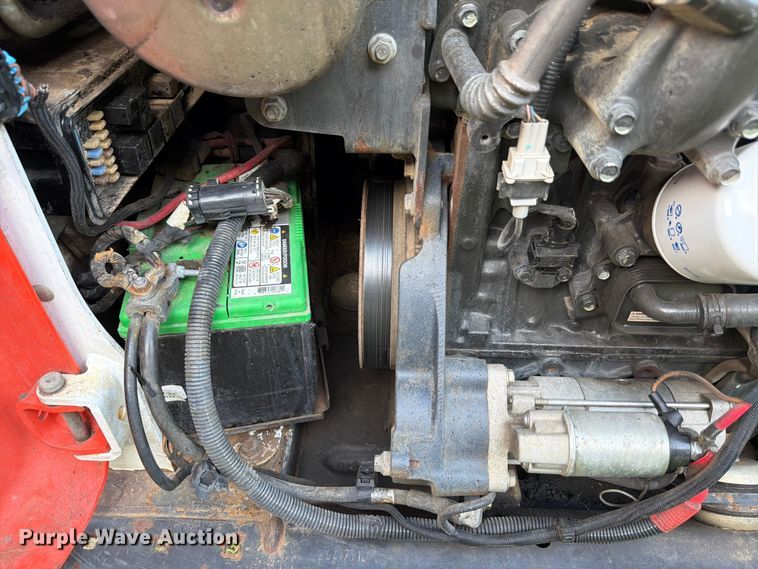 image for item FB8239 2019 Bobcat T450 tracked skid steer loader