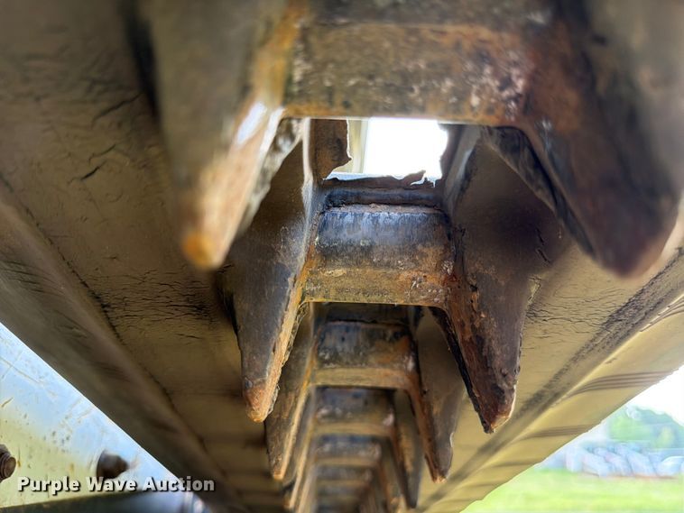 image for item FB8239 2019 Bobcat T450 tracked skid steer loader