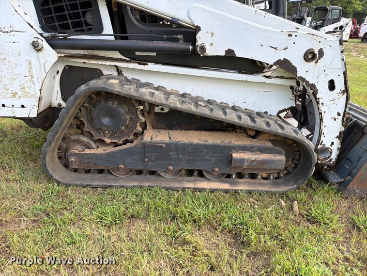 image for item FB8239 2019 Bobcat T450 tracked skid steer loader
