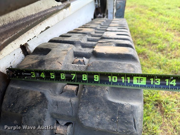 image for item FB8239 2019 Bobcat T450 tracked skid steer loader