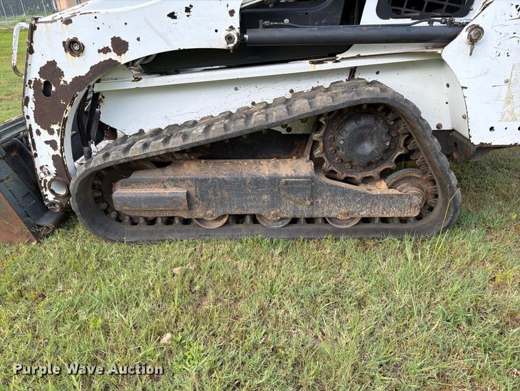 image for item FB8239 2019 Bobcat T450 tracked skid steer loader