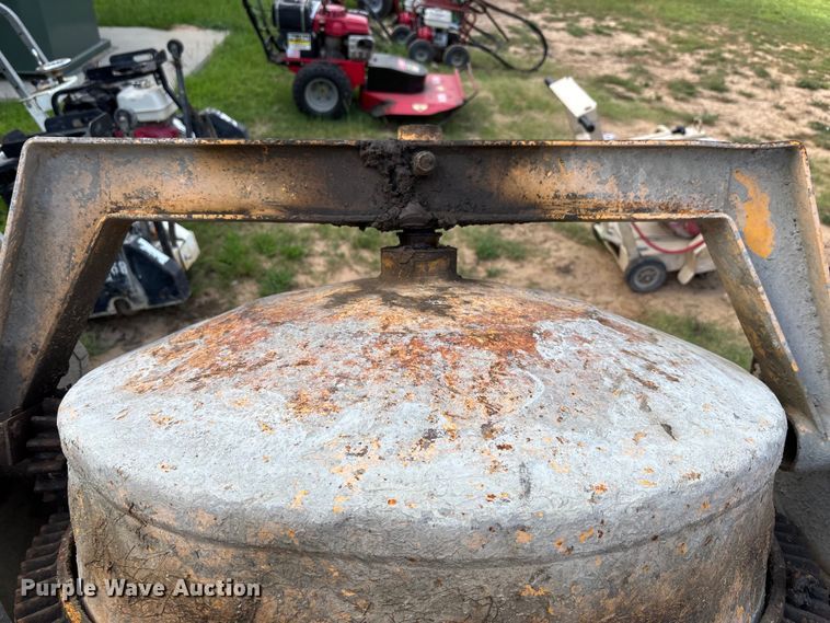 image for item FB8247 65CM concrete mixer