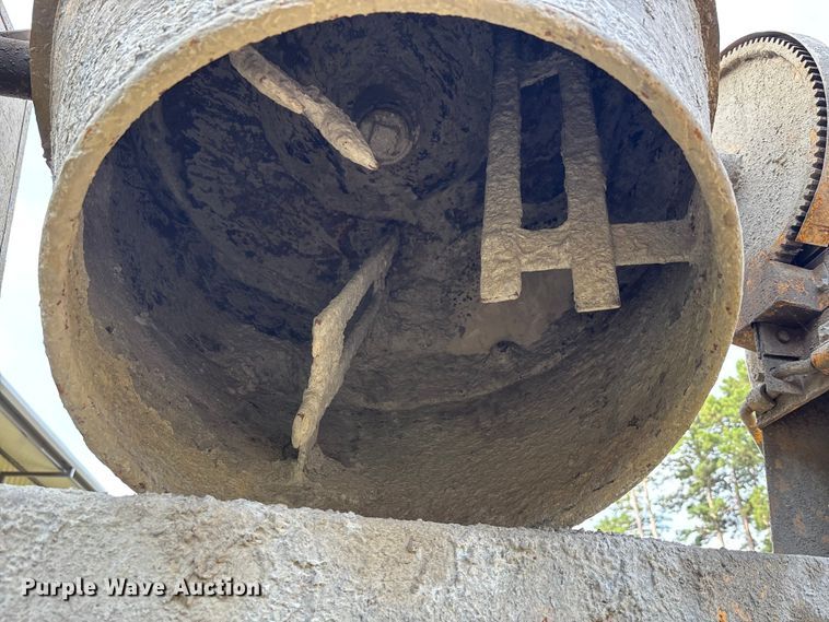 image for item FB8247 65CM concrete mixer