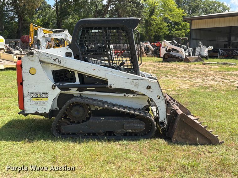 image for item FB8259 2019 Bobcat T450 tracked skid steer loader