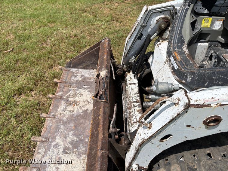 image for item FB8259 2019 Bobcat T450 tracked skid steer loader