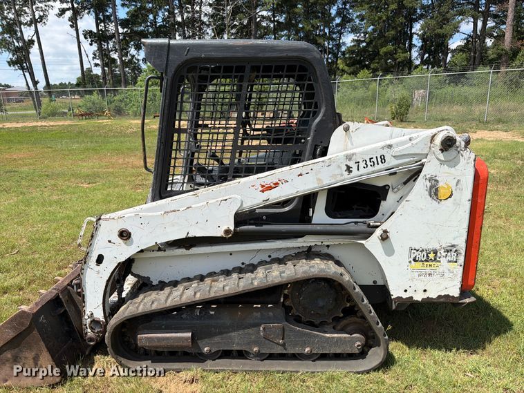 image for item FB8259 2019 Bobcat T450 tracked skid steer loader
