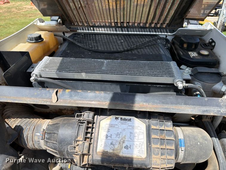image for item FB8259 2019 Bobcat T450 tracked skid steer loader