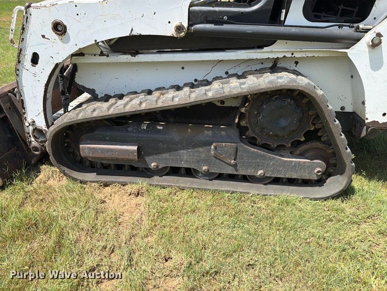 image for item FB8259 2019 Bobcat T450 tracked skid steer loader