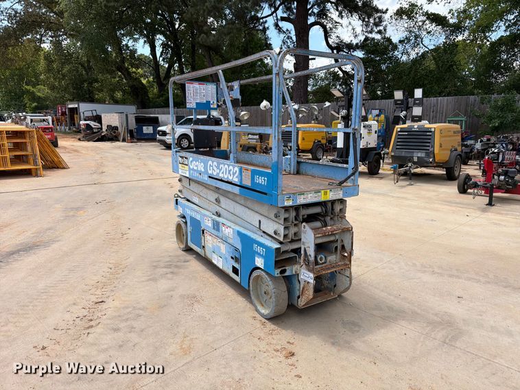 image for item FB8261 2015 Genie GS-2032 scissor lift