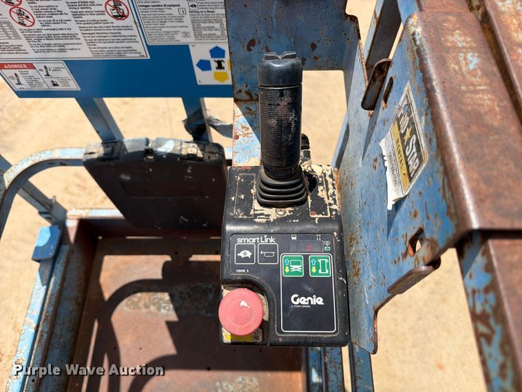 image for item FB8261 2015 Genie GS-2032 scissor lift