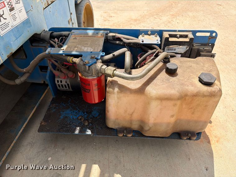 image for item FB8261 2015 Genie GS-2032 scissor lift