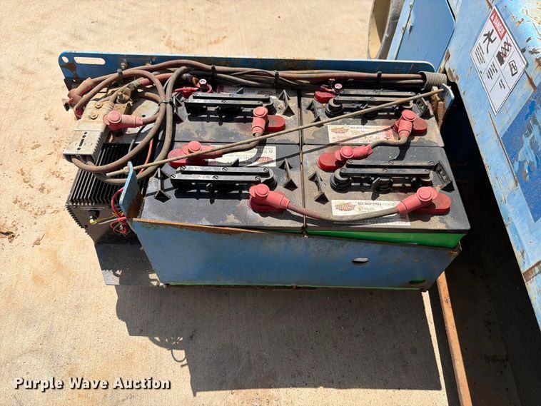 image for item FB8261 2015 Genie GS-2032 scissor lift