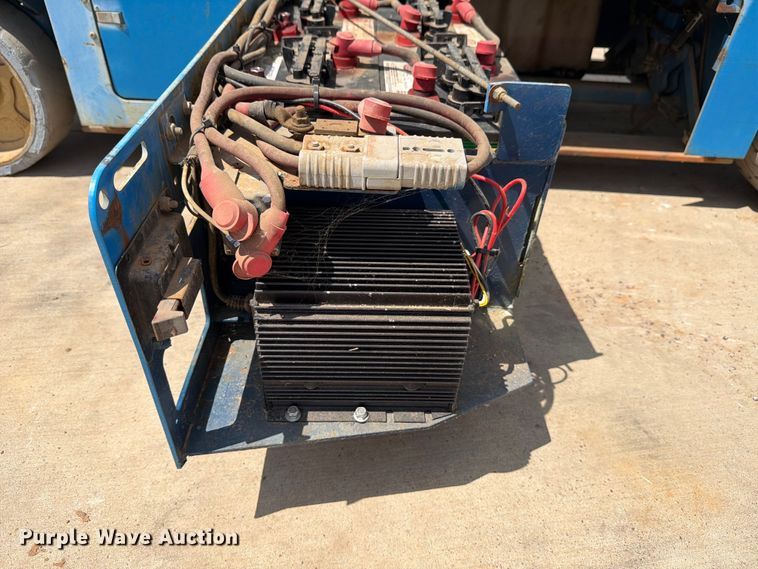 image for item FB8261 2015 Genie GS-2032 scissor lift