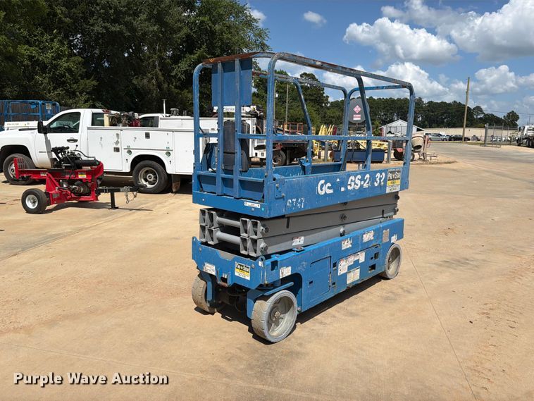 image for item FB8262 Genie GS-2032 scissor lift