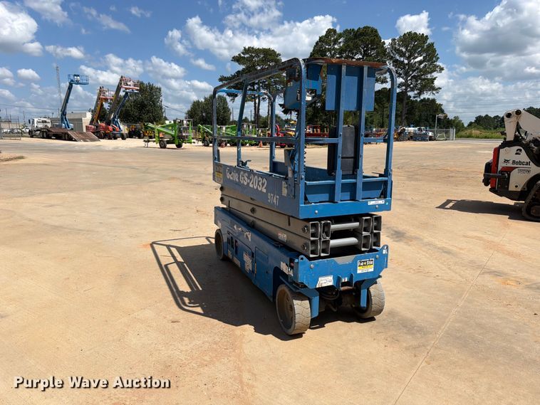 image for item FB8262 Genie GS-2032 scissor lift