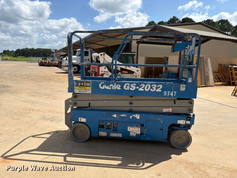 image for item FB8262 Genie GS-2032 scissor lift