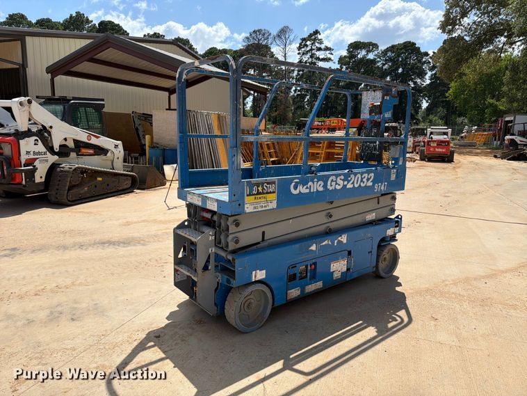 image for item FB8262 Genie GS-2032 scissor lift