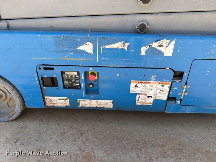 image for item FB8262 Genie GS-2032 scissor lift