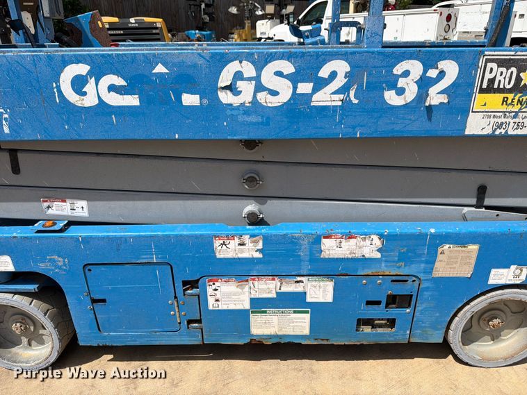 image for item FB8262 Genie GS-2032 scissor lift