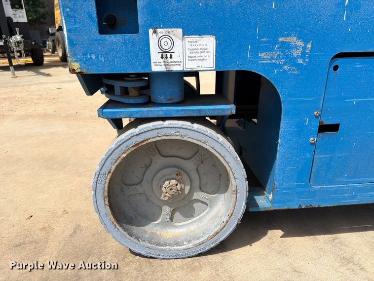 image for item FB8262 Genie GS-2032 scissor lift