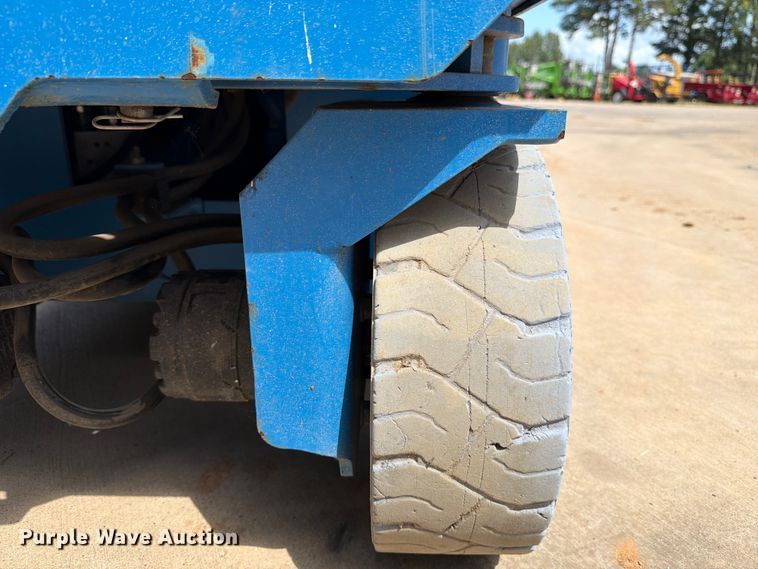 image for item FB8262 Genie GS-2032 scissor lift