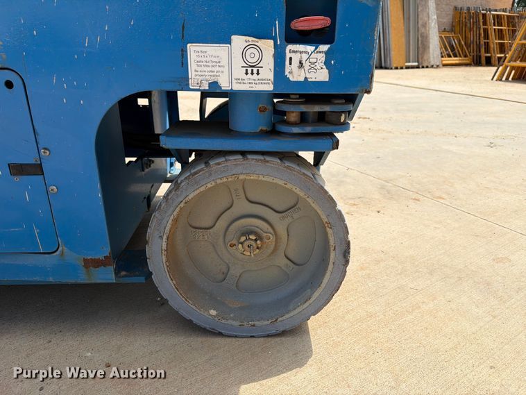 image for item FB8262 Genie GS-2032 scissor lift