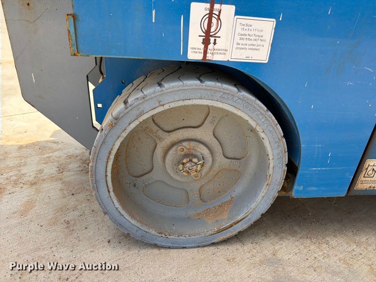 image for item FB8262 Genie GS-2032 scissor lift