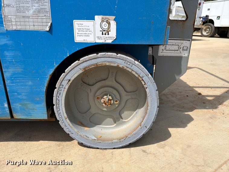 image for item FB8262 Genie GS-2032 scissor lift