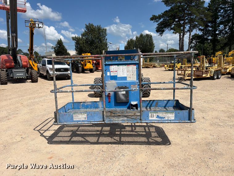 image for item FB8263 2008 Genie S-60HC boom lift