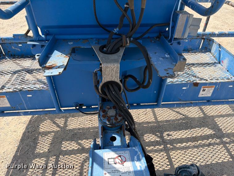 image for item FB8263 2008 Genie S-60HC boom lift