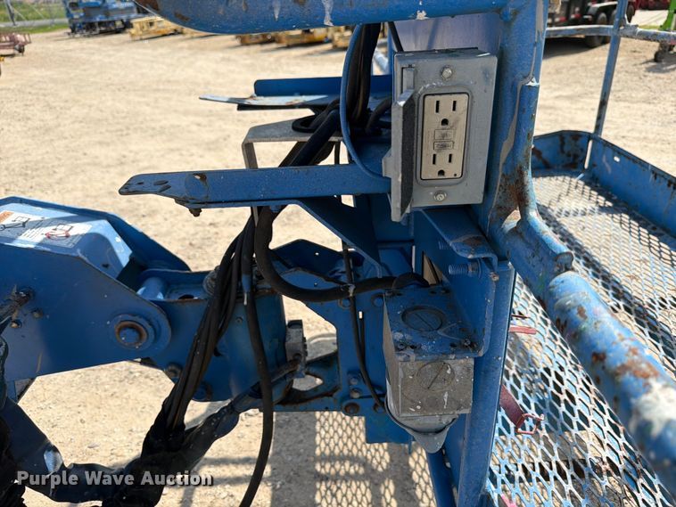 image for item FB8263 2008 Genie S-60HC boom lift