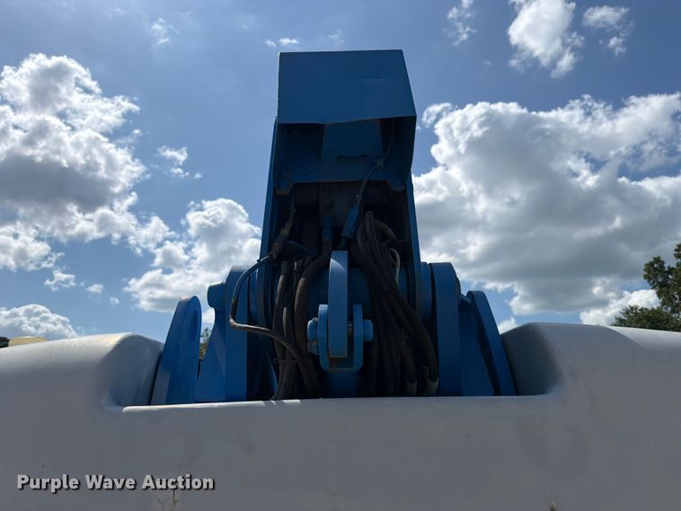 image for item FB8263 2008 Genie S-60HC boom lift