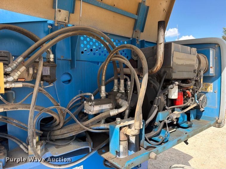 image for item FB8263 2008 Genie S-60HC boom lift