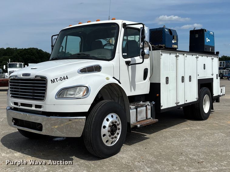 image for item FC1693 2017 Freightliner M2106 utility / service truck