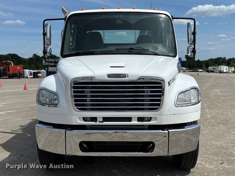 image for item FC1693 2017 Freightliner M2106 utility / service truck