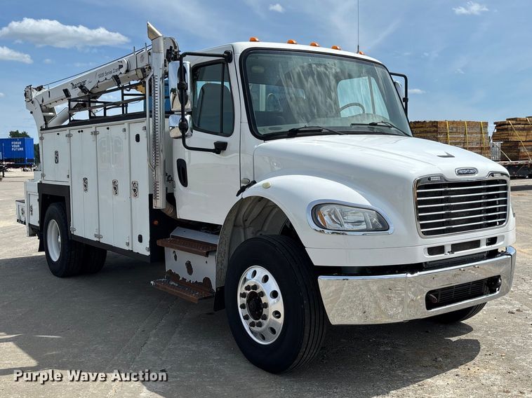 image for item FC1693 2017 Freightliner M2106 utility / service truck