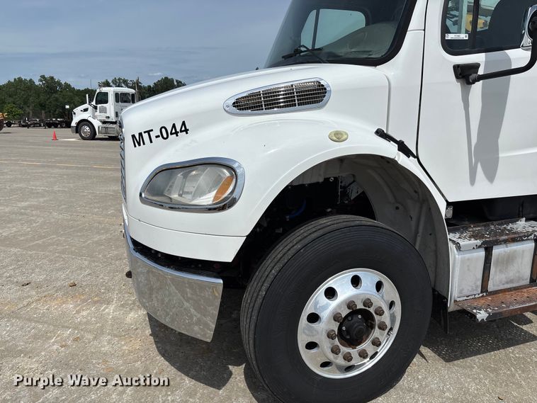 image for item FC1693 2017 Freightliner M2106 utility / service truck