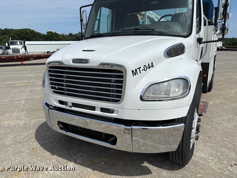 image for item FC1693 2017 Freightliner M2106 utility / service truck
