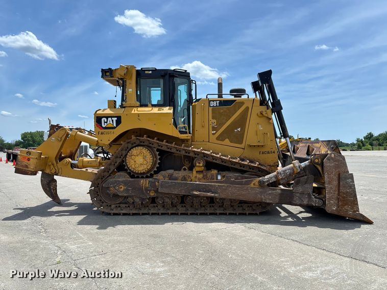image for item FC1695 2018 Caterpillar D8T dozer