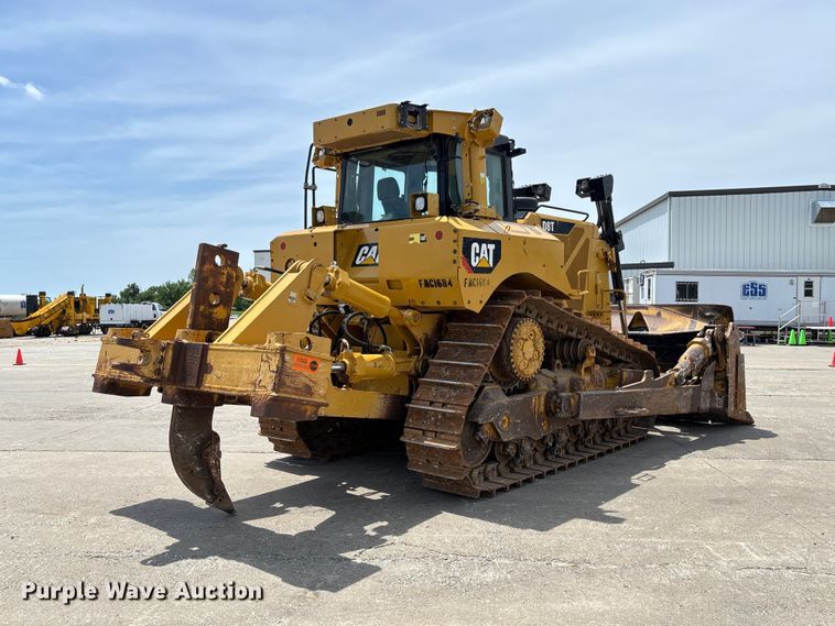 image for item FC1695 2018 Caterpillar D8T dozer