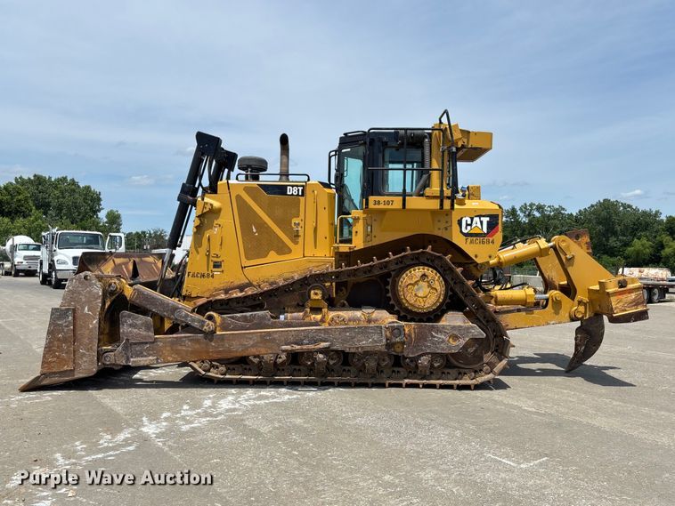 image for item FC1695 2018 Caterpillar D8T dozer