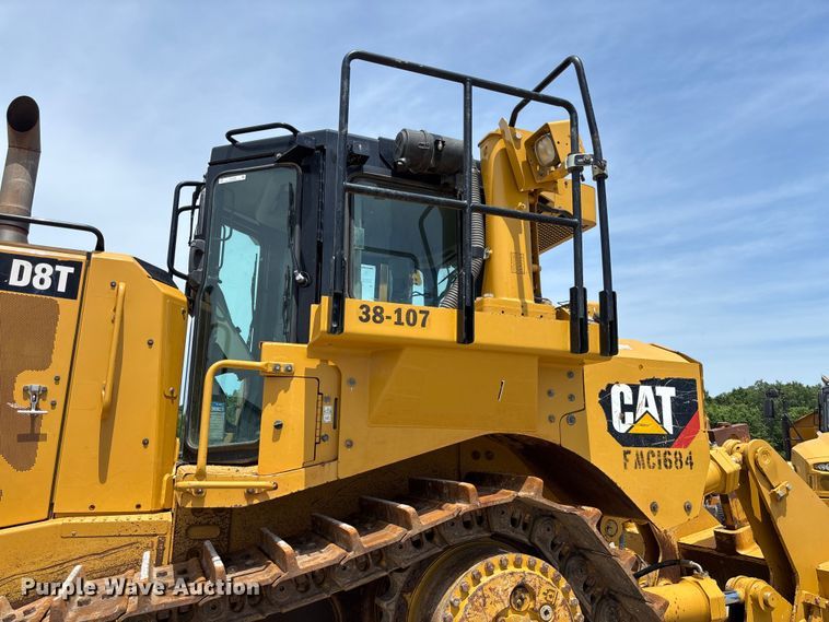 image for item FC1695 2018 Caterpillar D8T dozer