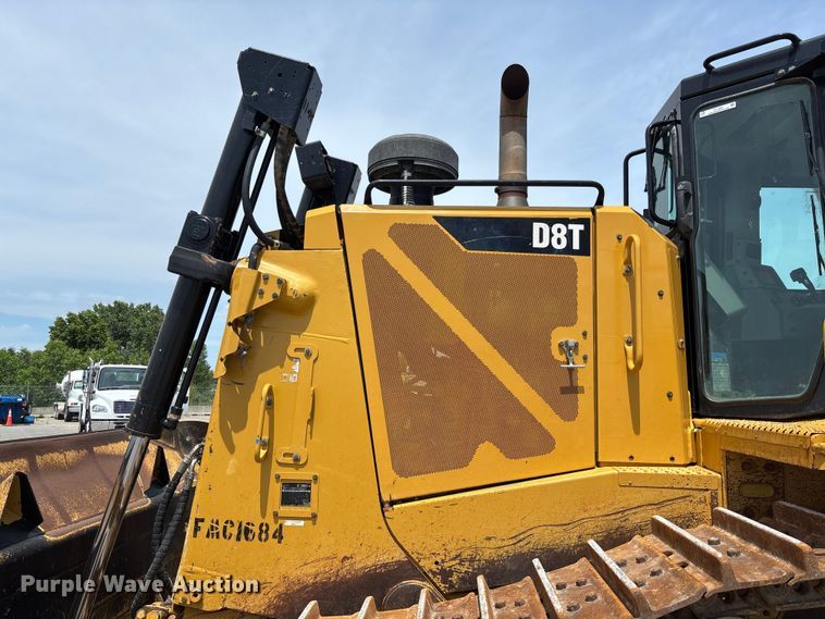 image for item FC1695 2018 Caterpillar D8T dozer