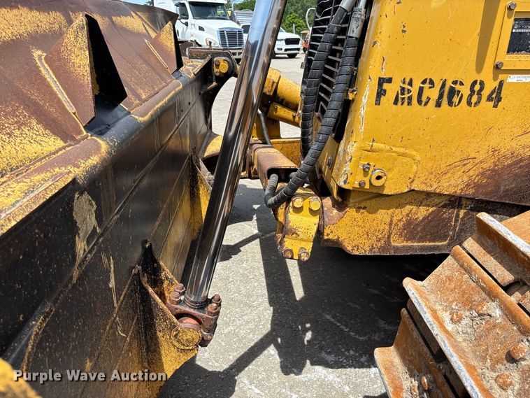 image for item FC1695 2018 Caterpillar D8T dozer