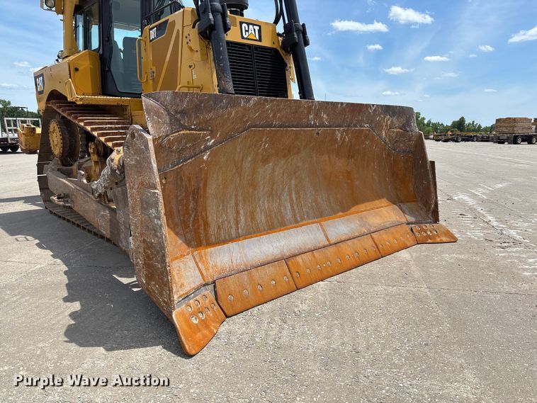 image for item FC1695 2018 Caterpillar D8T dozer
