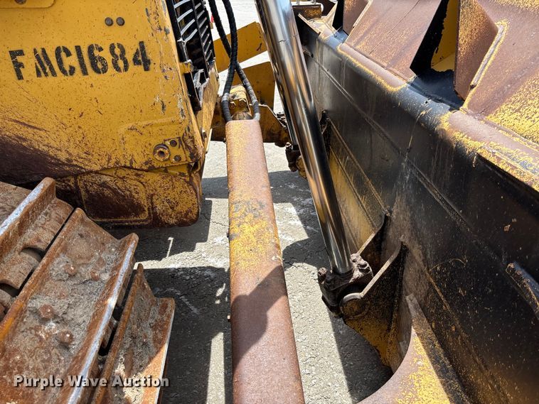 image for item FC1695 2018 Caterpillar D8T dozer