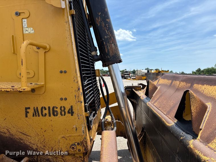 image for item FC1695 2018 Caterpillar D8T dozer