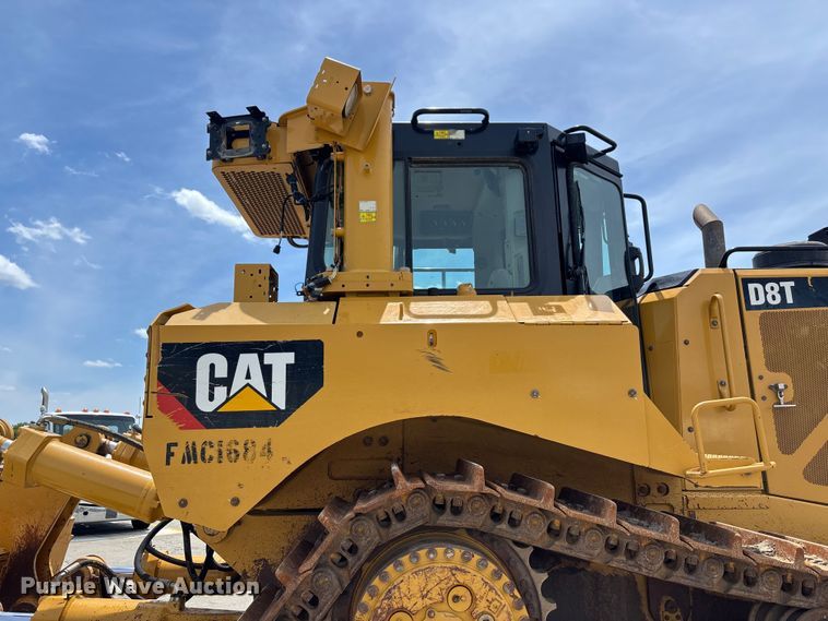 image for item FC1695 2018 Caterpillar D8T dozer