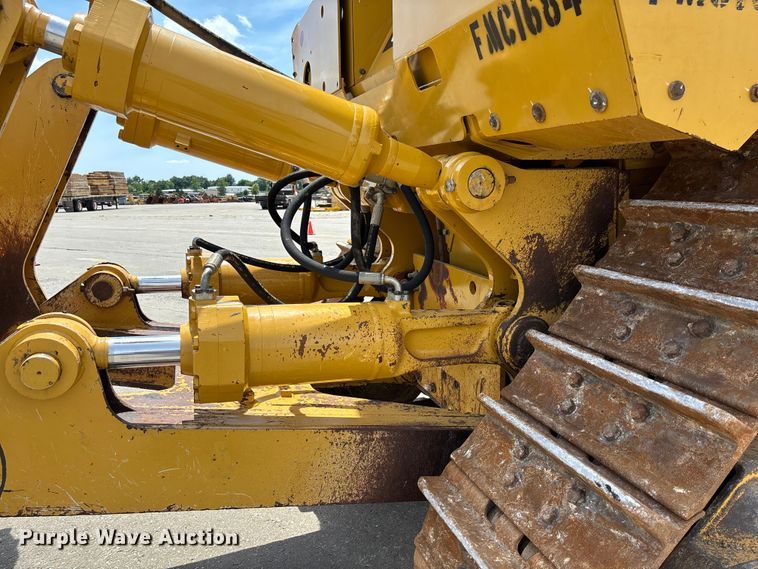 image for item FC1695 2018 Caterpillar D8T dozer